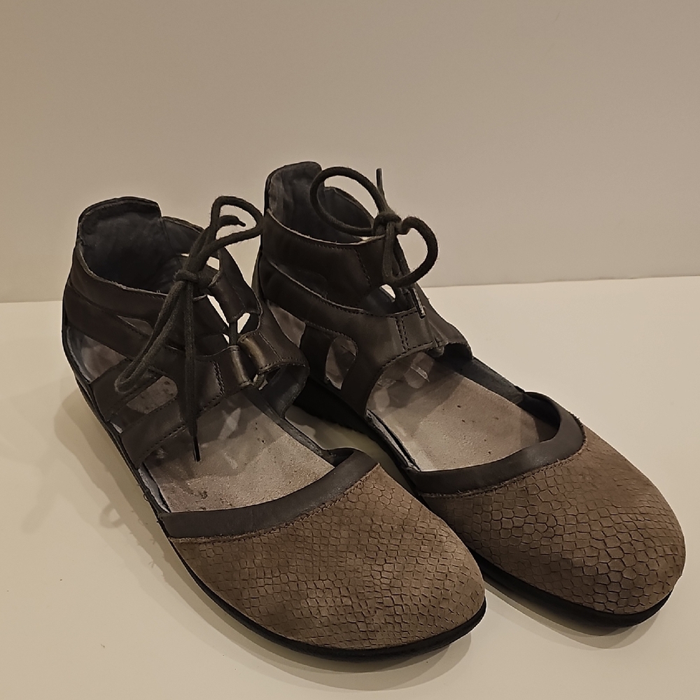 Naot Kata Women's Gray and Brown Lace Up Sandals Size 41